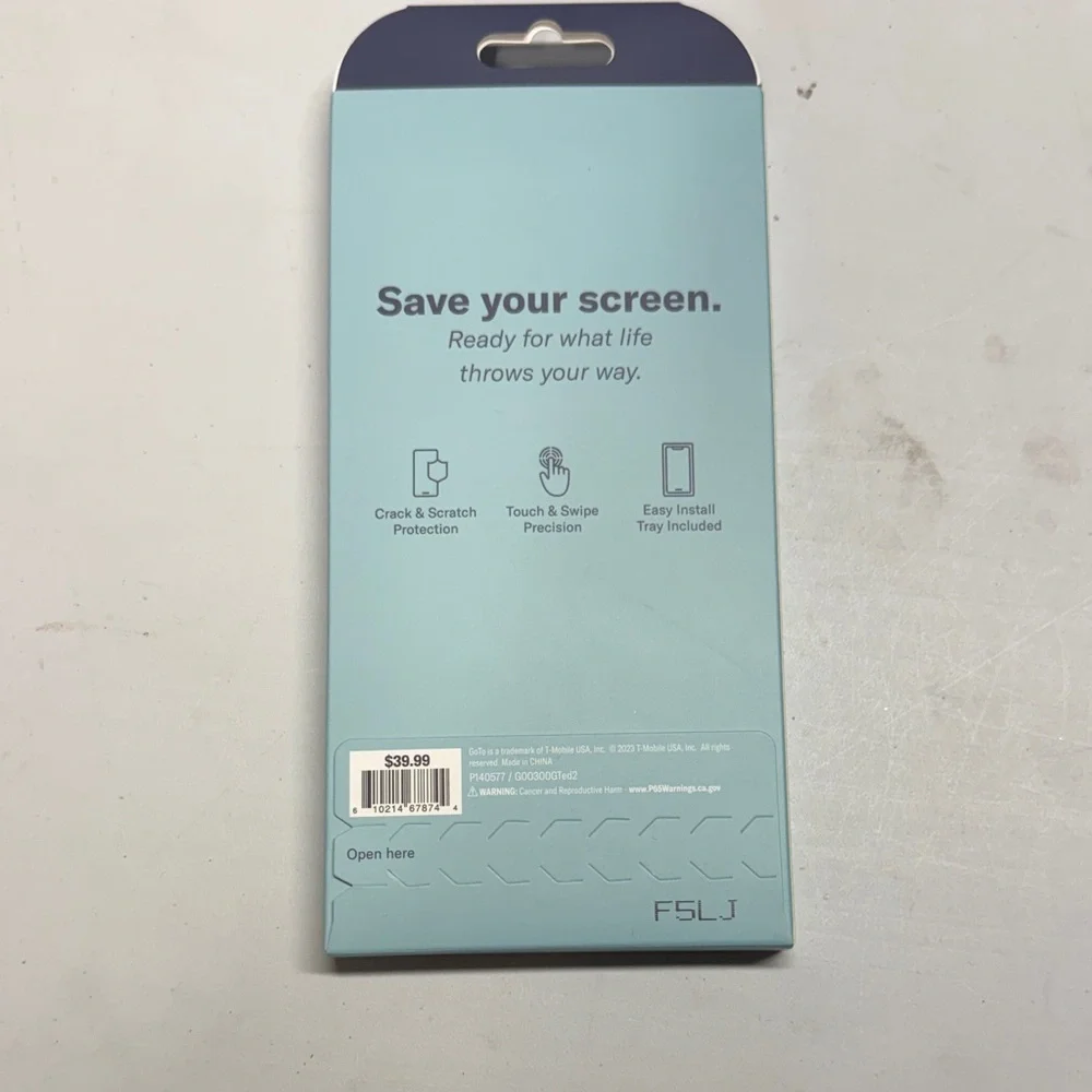 Go-To iPhone 15 Pro Max Screen Protector - White